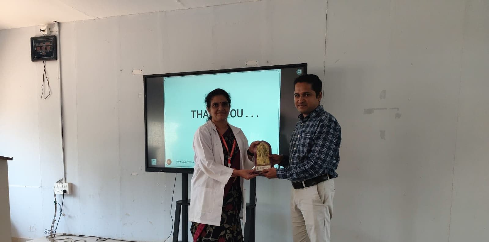 Pharmacovigilance awareness lecture (1)